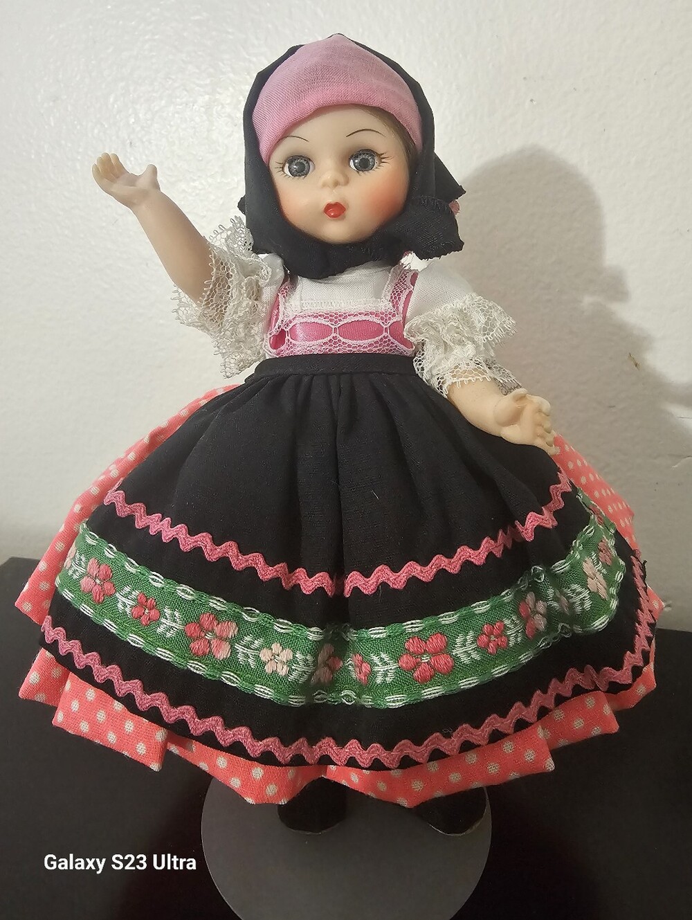 YUGOSLAVIA DOLL - Picture 2 of 14